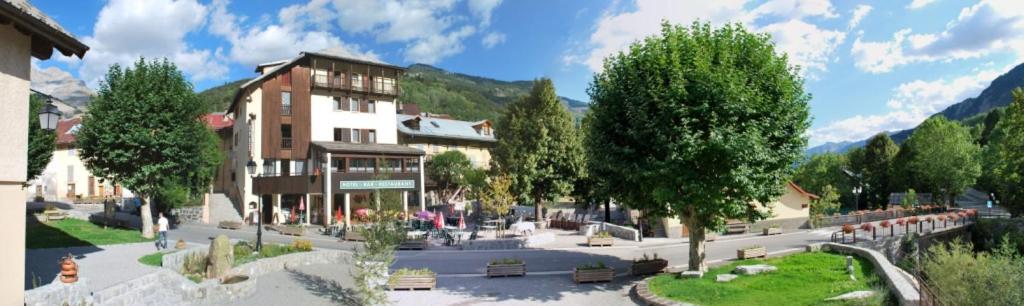 Hotel Auberge Roche Grande Entraunes Esterno foto